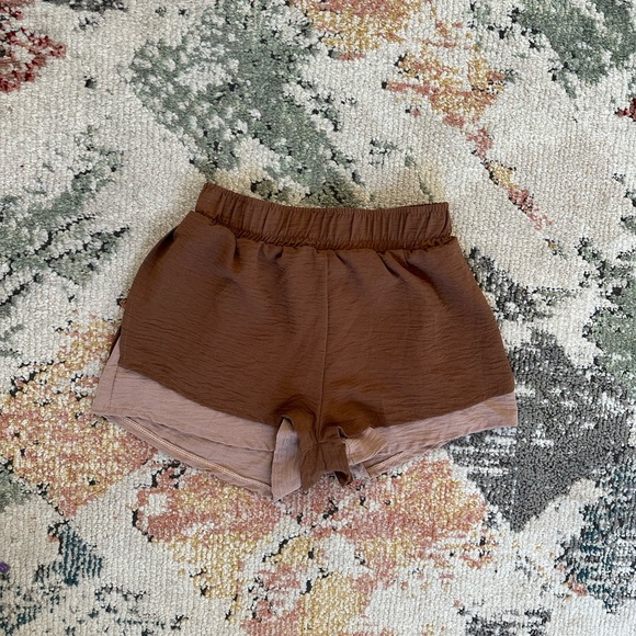 As Revival Women’s Flowy Rhythm Pull On Shorts Size Small 
athletic & lounge - Picture 3 of 9